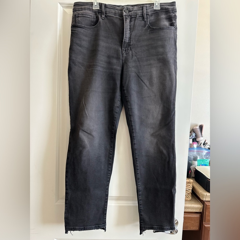 Good American Women’s Black Straight Leg Jeans